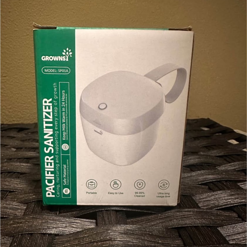 Grownsy White Pacifier Sanitizer